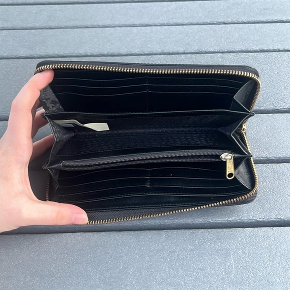 Kate Spade Zip-Around Wallet; Genuine Leather; Black Interior & Exterior - Picture 5 of 15